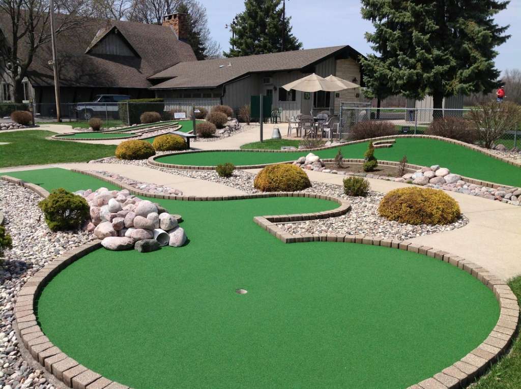 Mini-Golf course