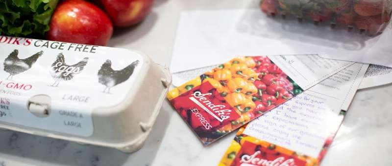 Egg carton with sendiks cards