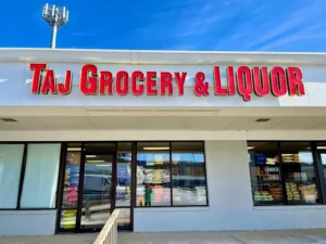 Taj Grocery & Liqour Pic 1